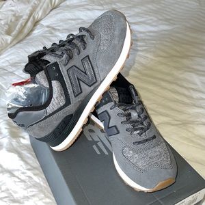 New balance 574 grey and black new sz 6 womens
